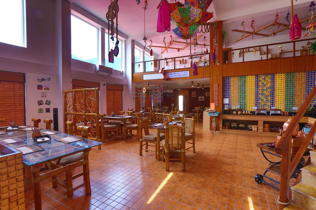 Veda5 Ayurveda & Yoga Retreat सहारा Rishikesh
